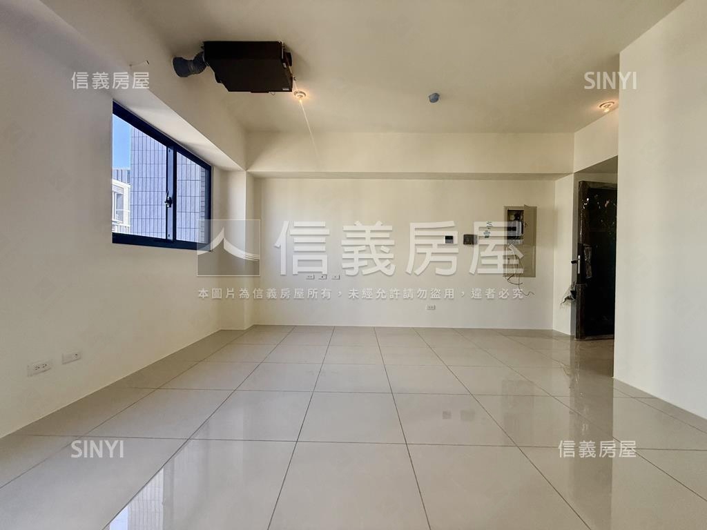 新光特區大兩房平車房屋室內格局與周邊環境