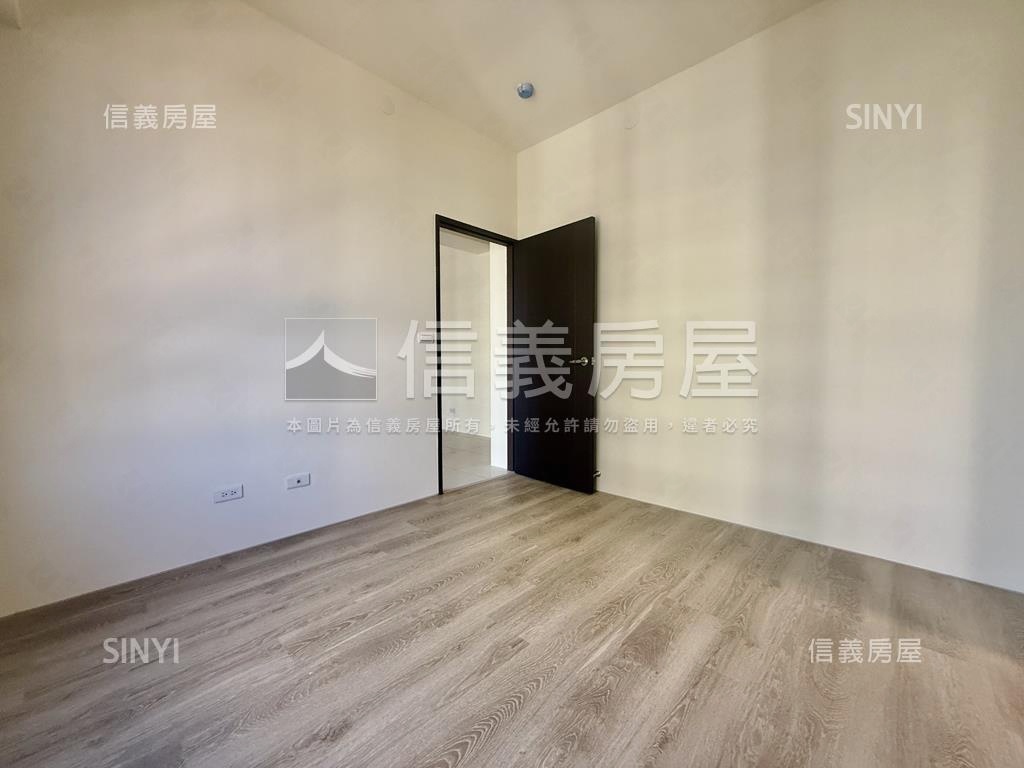 新光特區大兩房平車房屋室內格局與周邊環境