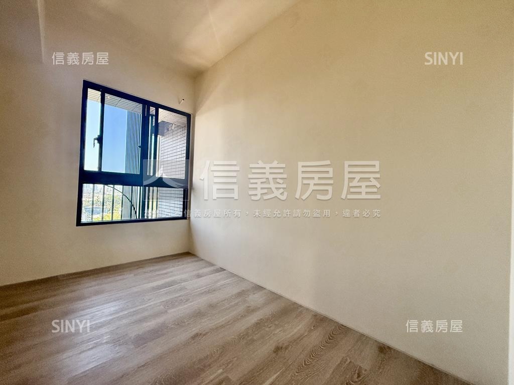 新光特區大兩房平車房屋室內格局與周邊環境