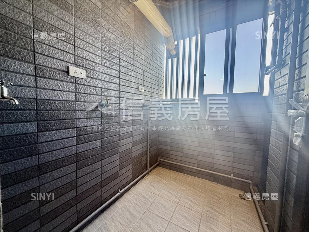 新光特區大兩房平車房屋室內格局與周邊環境