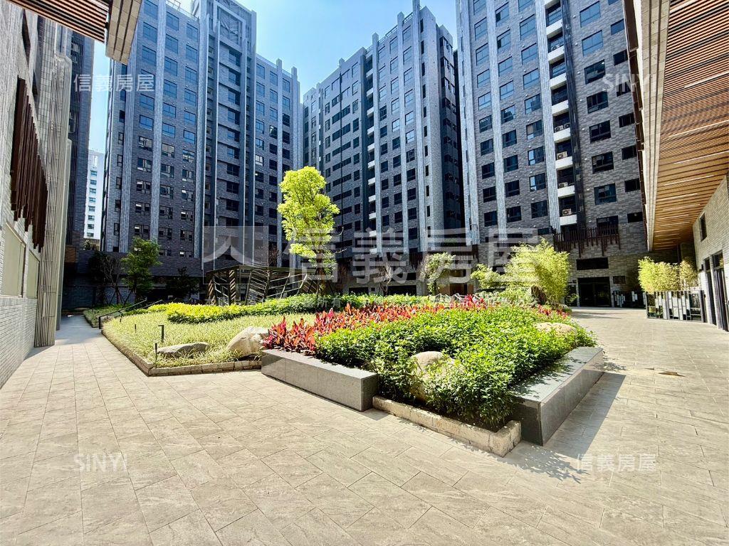 新光特區大兩房平車房屋室內格局與周邊環境