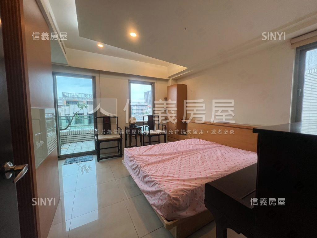 北屯南北朝向臨路車庫透天房屋室內格局與周邊環境
