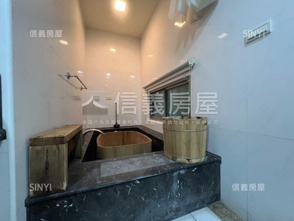 北屯南北朝向臨路車庫透天房屋室內格局與周邊環境
