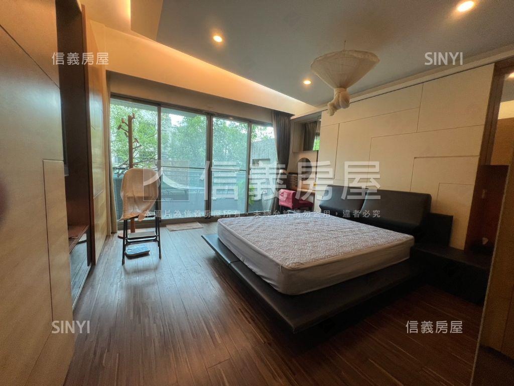 北屯南北朝向臨路車庫透天房屋室內格局與周邊環境
