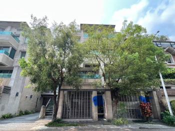 北屯南北朝向臨路車庫透天