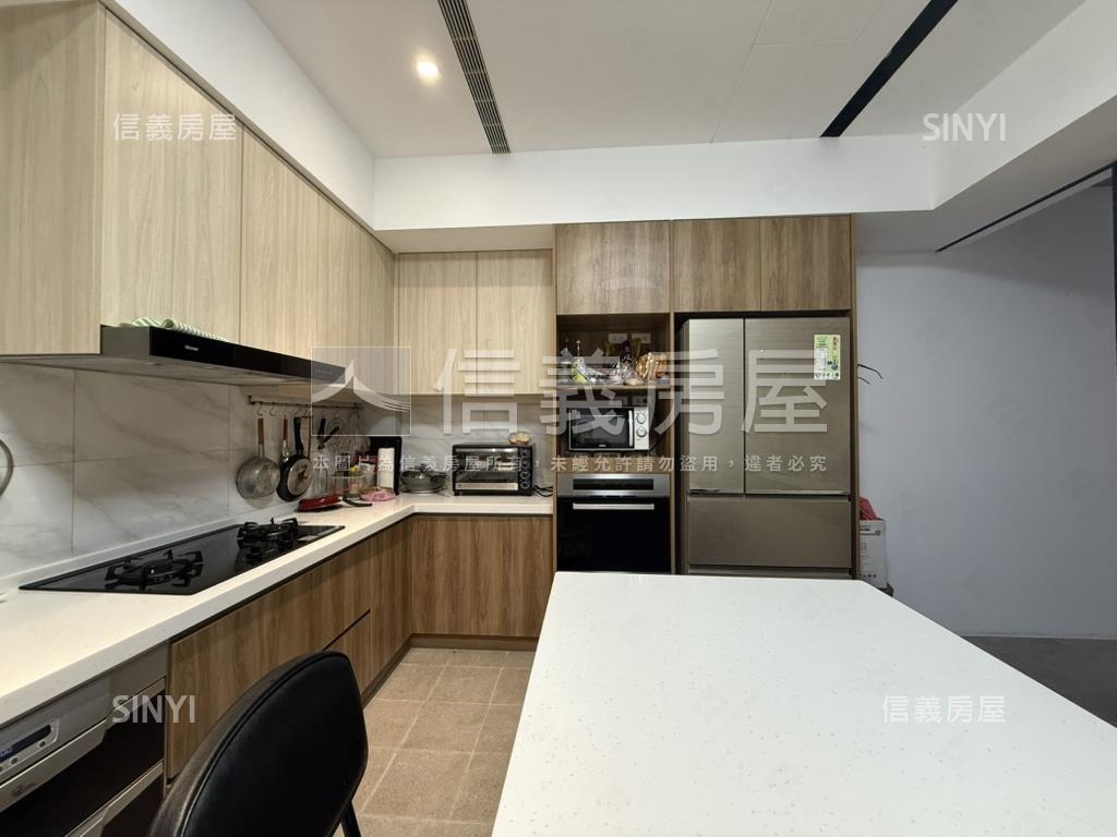 黃金雙商圈漂亮裝潢透天房屋室內格局與周邊環境