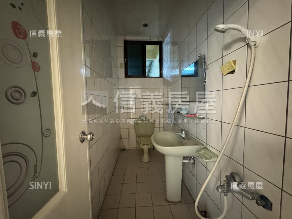 龍潭山水優美透天房屋室內格局與周邊環境