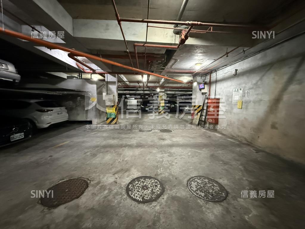 新接。羅丹好車位房屋室內格局與周邊環境