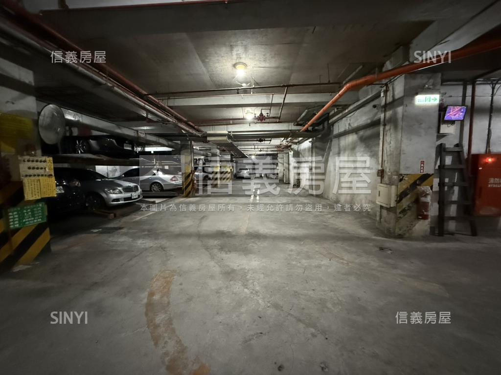 新接。羅丹好車位房屋室內格局與周邊環境