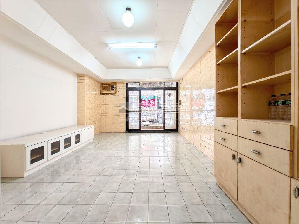 金華街邊間三樓房屋室內格局與周邊環境