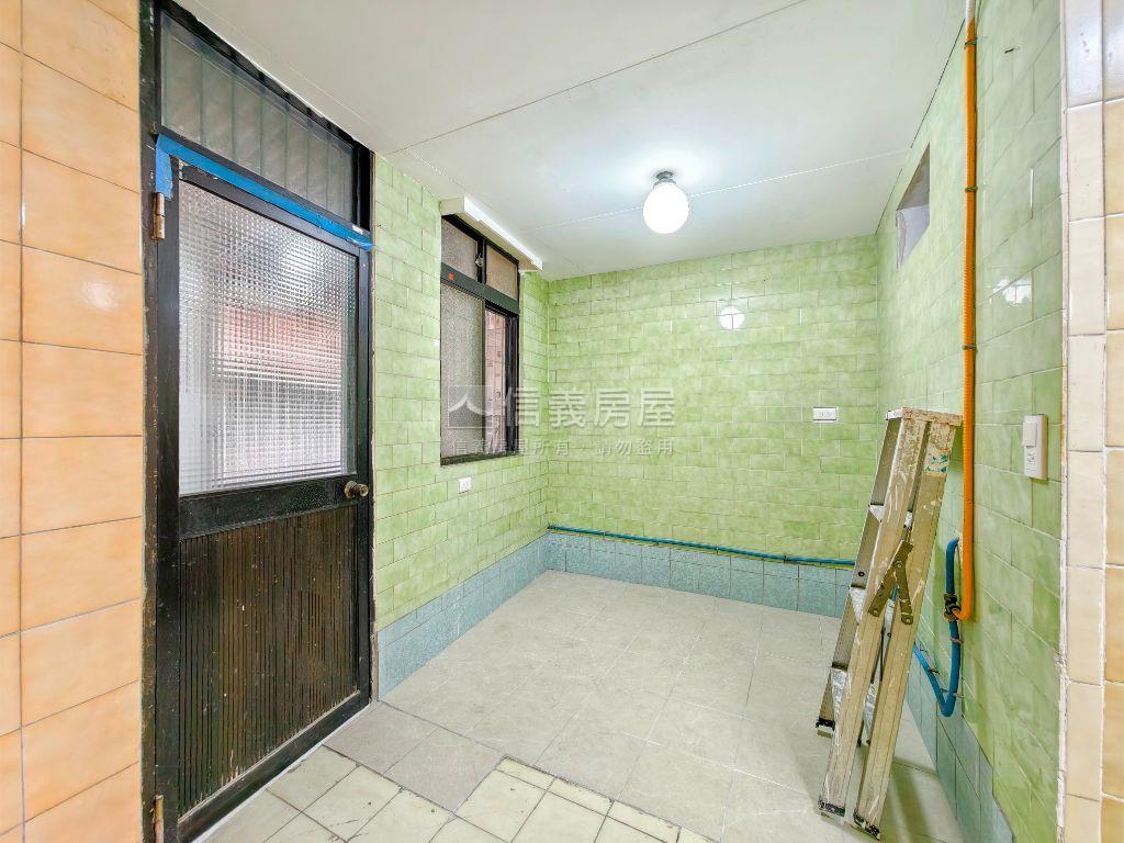 金華街邊間三樓房屋室內格局與周邊環境