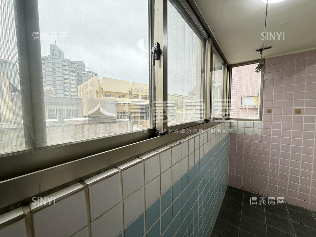 公園家。兩房平移車位房屋室內格局與周邊環境