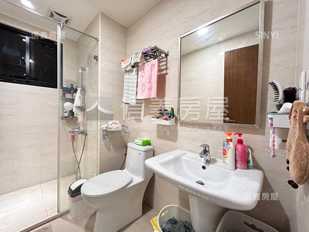 專任君大院裝潢三房平車房屋室內格局與周邊環境