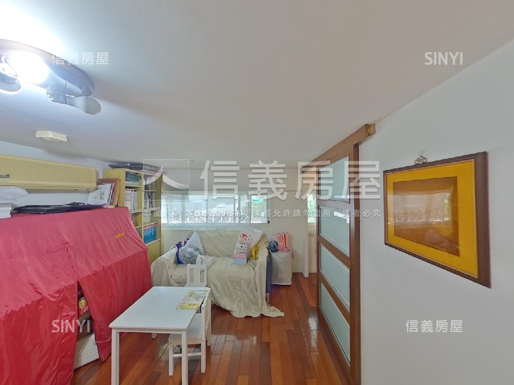 棕櫚福尊爵麗園挑高別墅房屋室內格局與周邊環境