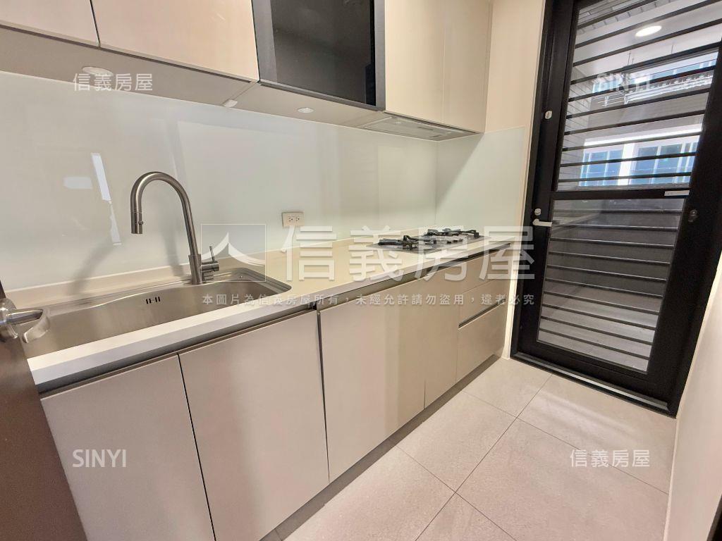 德鑫一璟兒童公園捷運夯宅房屋室內格局與周邊環境