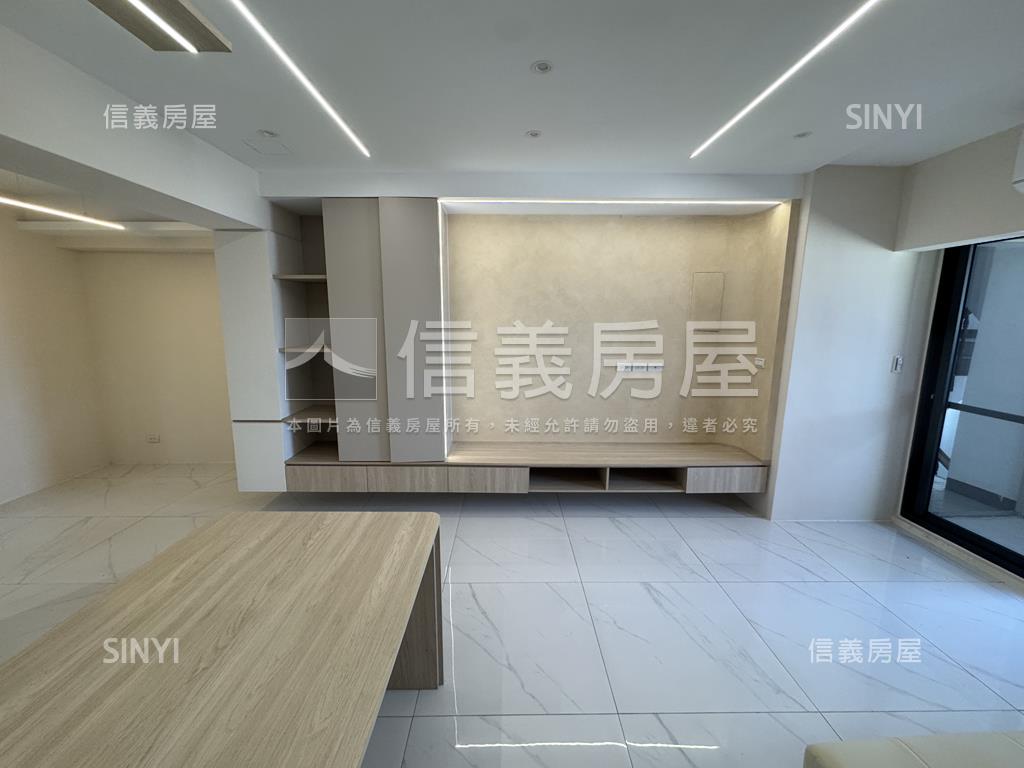 綠線捷運低總價雙車位房屋室內格局與周邊環境
