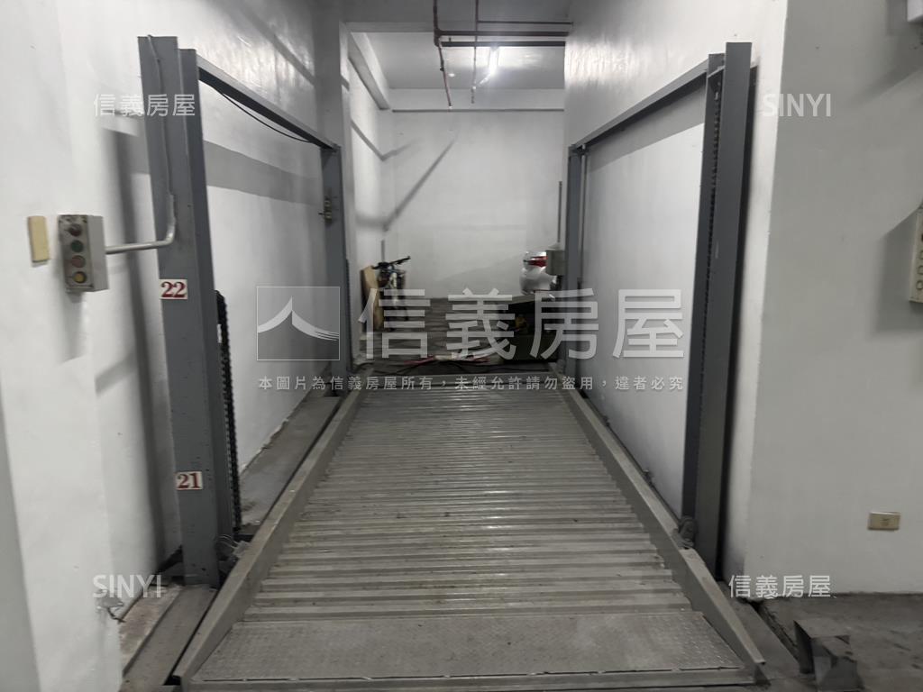 綠線捷運低總價雙車位房屋室內格局與周邊環境