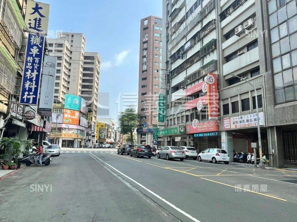 ＩＤＯ高樓採光兩房車位房屋室內格局與周邊環境