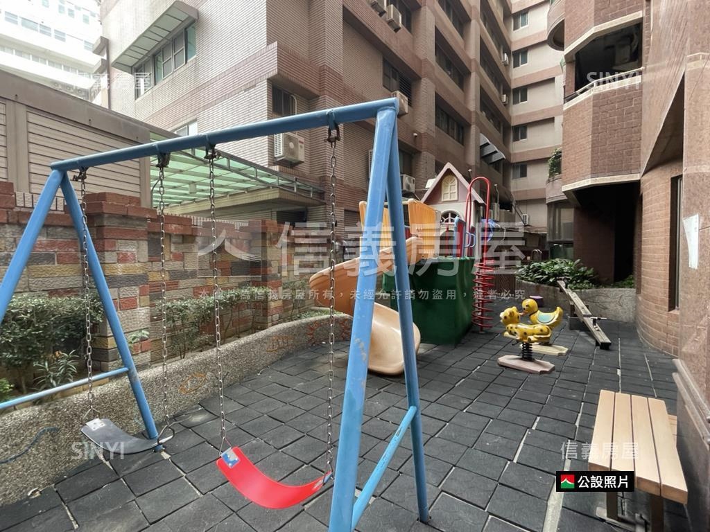 近眺東門城霸氣雙車合併戶房屋室內格局與周邊環境