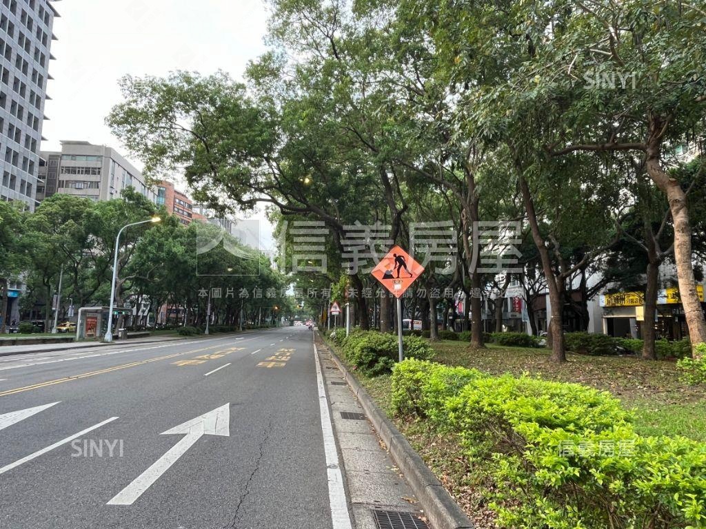 三大面寬店★可獨立三出口房屋室內格局與周邊環境