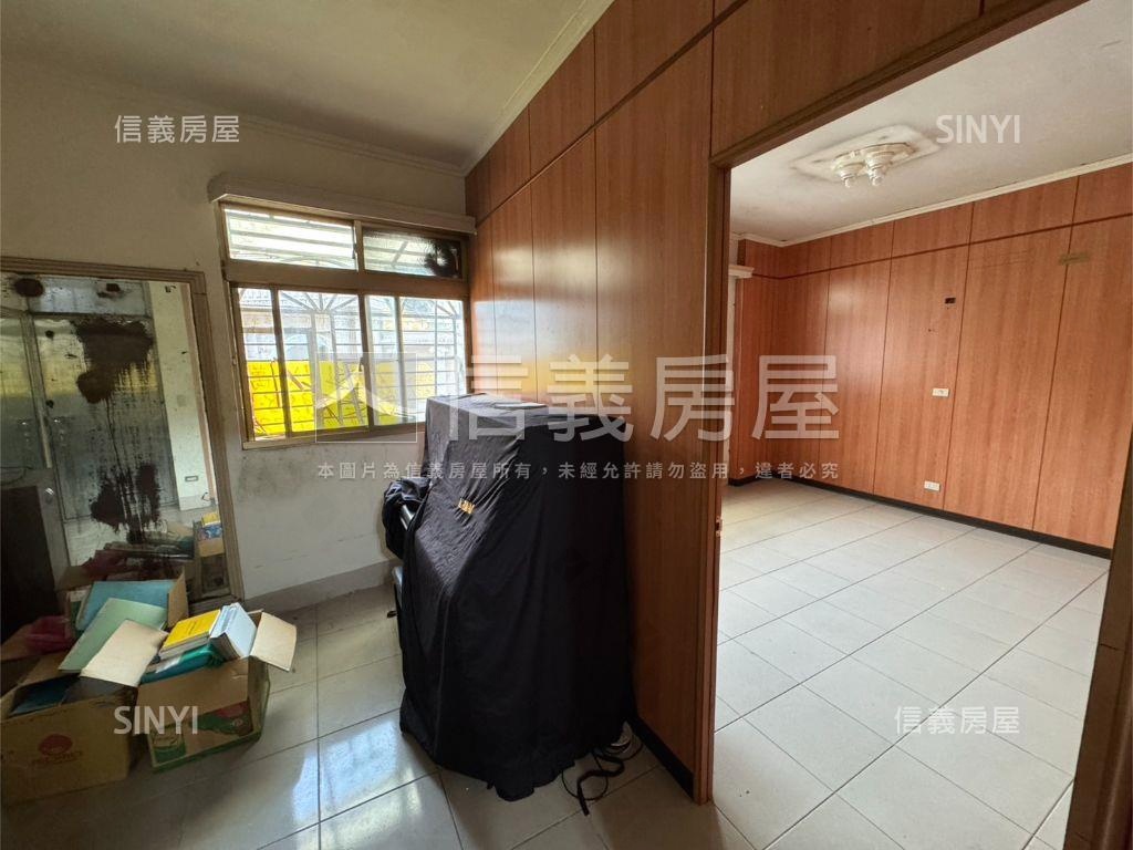 警專對面安全公寓二樓房屋室內格局與周邊環境