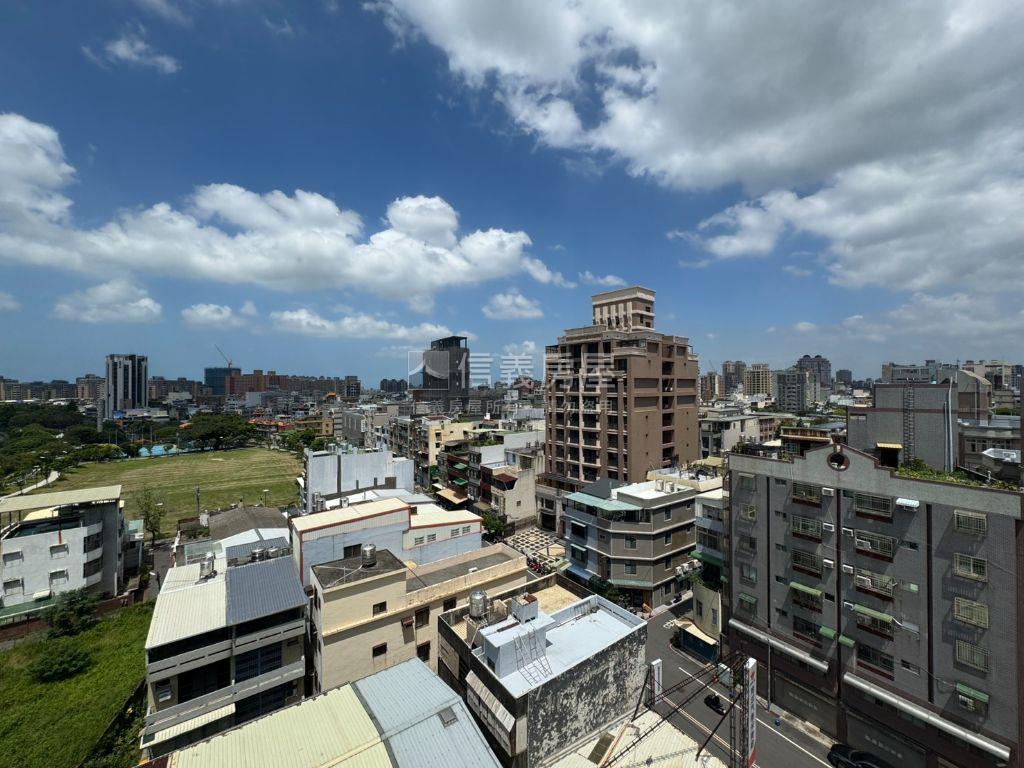 市區辦公室房屋室內格局與周邊環境