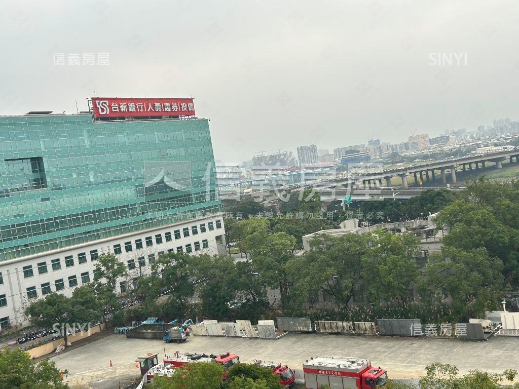 內科京華面河景整層美辦房屋室內格局與周邊環境
