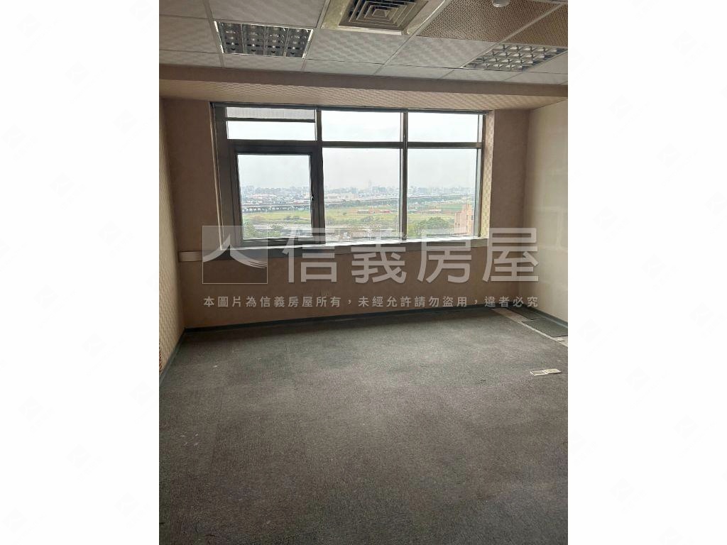 內科京華面河景整層美辦房屋室內格局與周邊環境