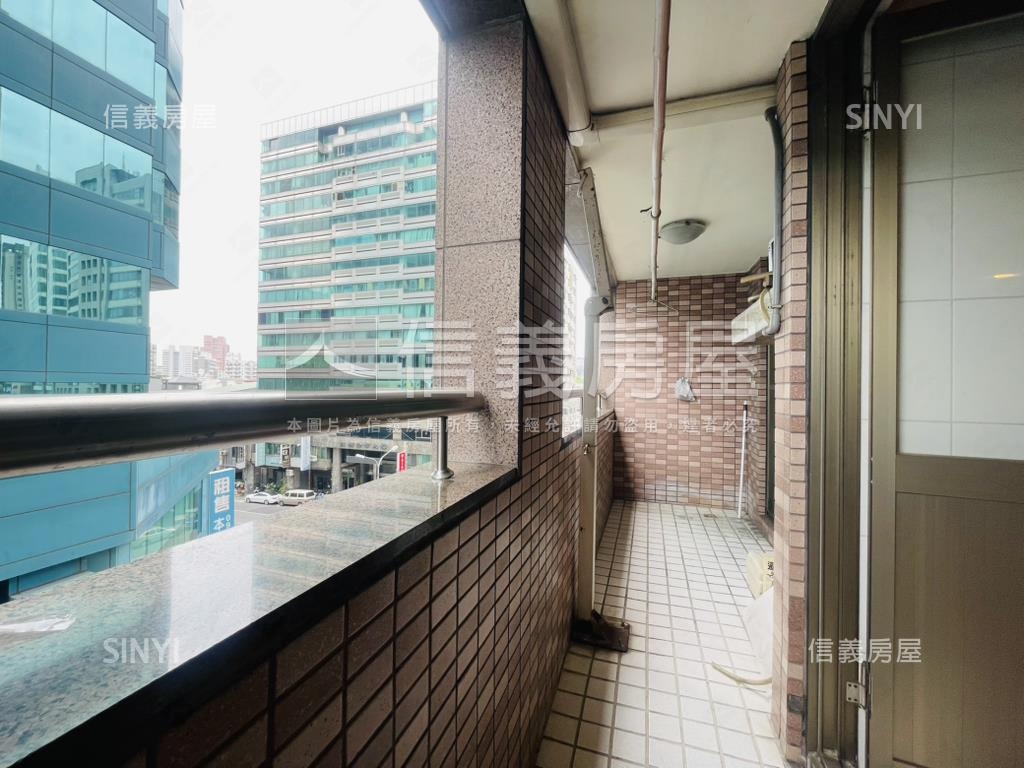 松鶴名門電梯四房房屋室內格局與周邊環境