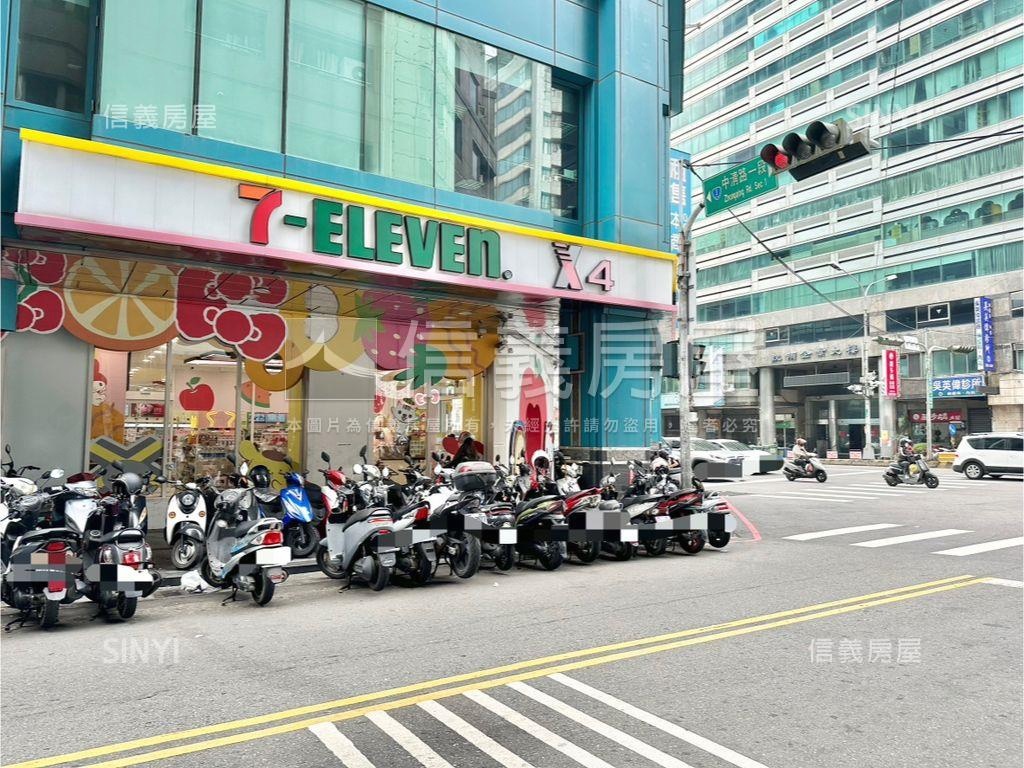 松鶴名門電梯四房房屋室內格局與周邊環境