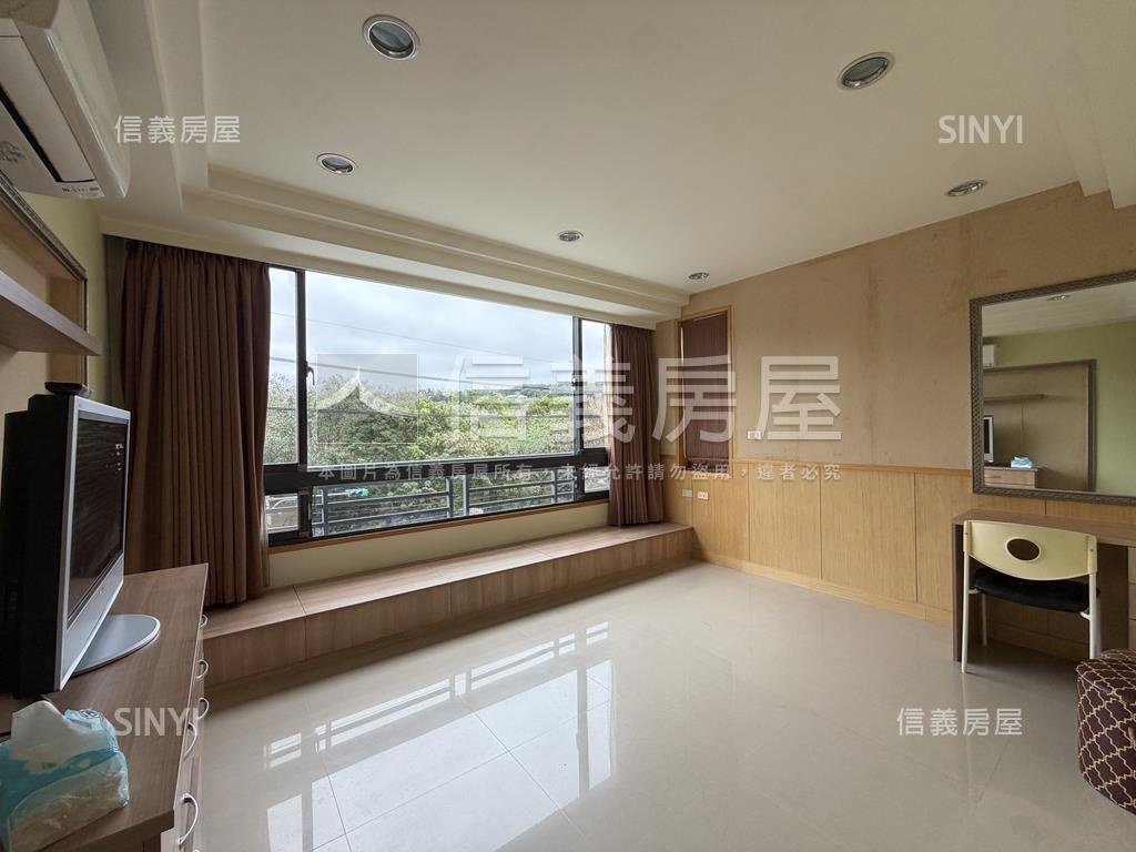 明湖樹海邊間別墅房屋室內格局與周邊環境