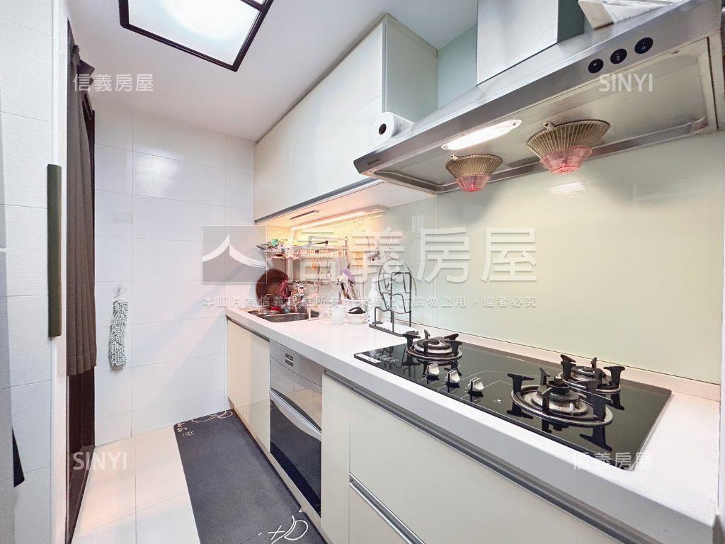 新北郡精美三房車房屋室內格局與周邊環境