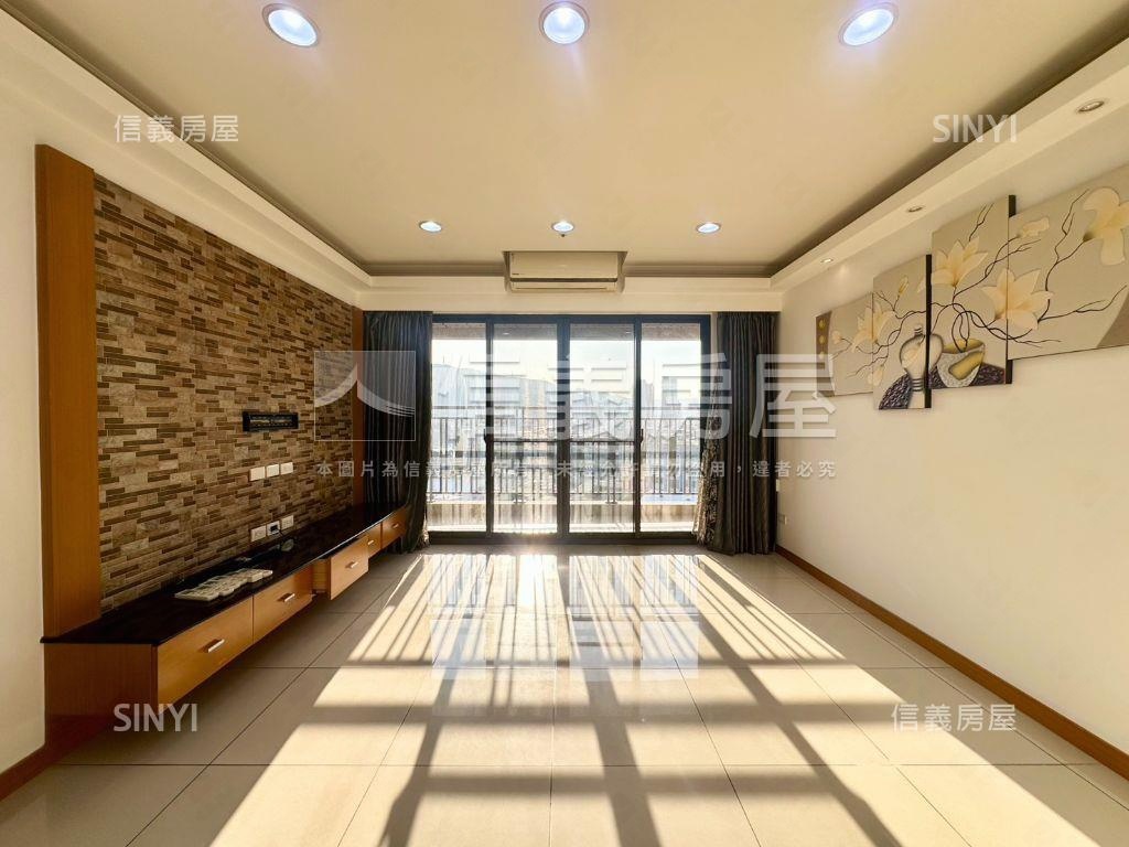 捷運家境高樓景觀四房車位房屋室內格局與周邊環境