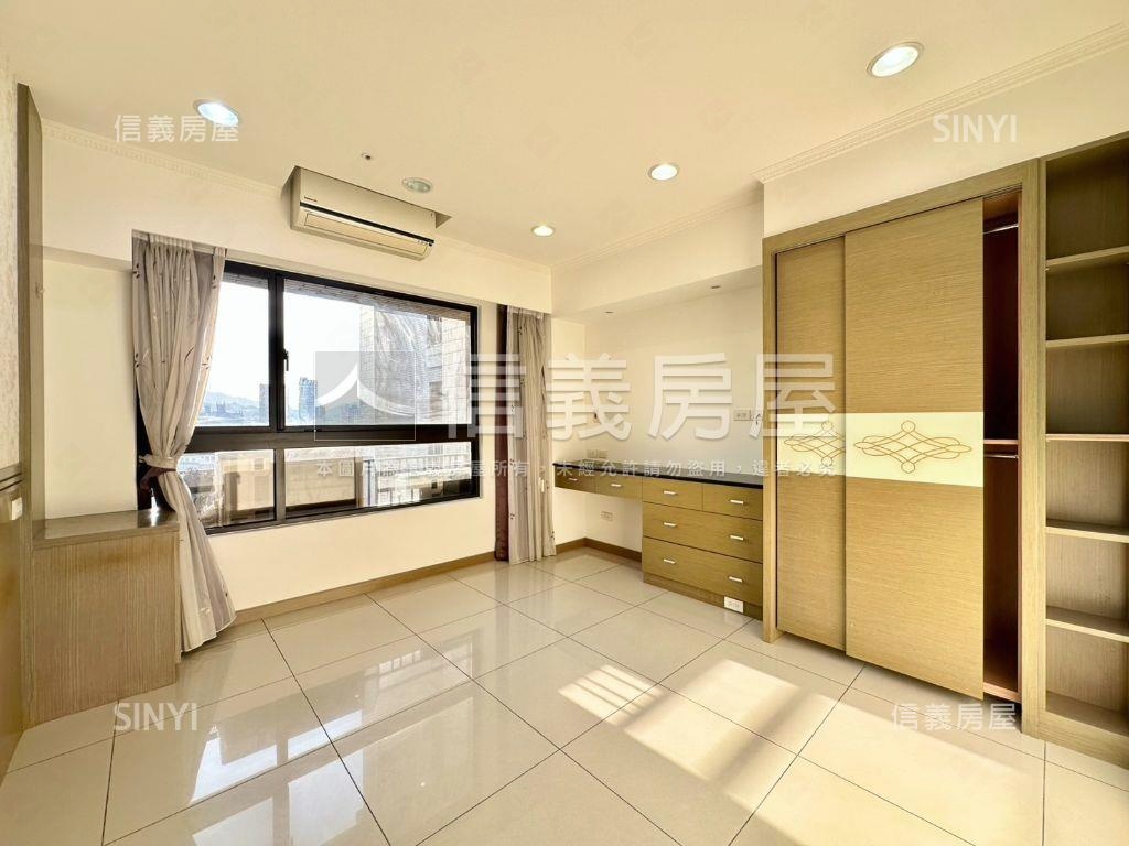 捷運家境高樓景觀四房車位房屋室內格局與周邊環境