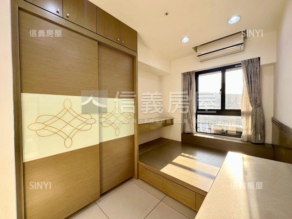 捷運家境高樓景觀四房車位房屋室內格局與周邊環境