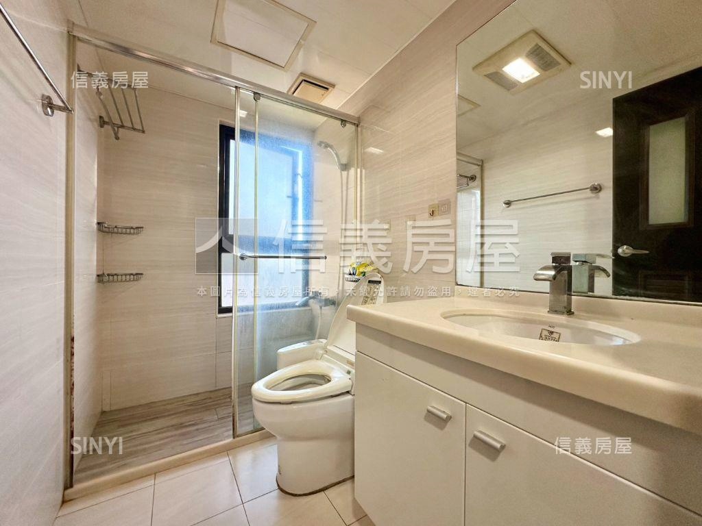 捷運家境高樓景觀四房車位房屋室內格局與周邊環境