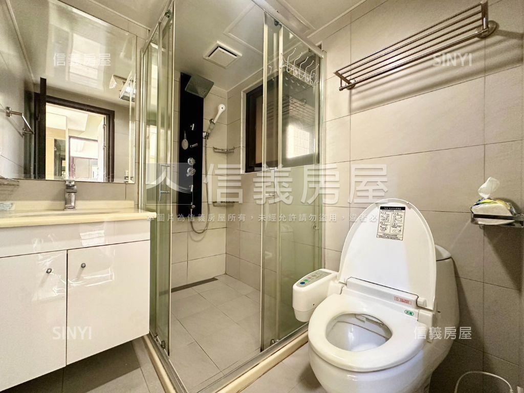 捷運家境高樓景觀四房車位房屋室內格局與周邊環境