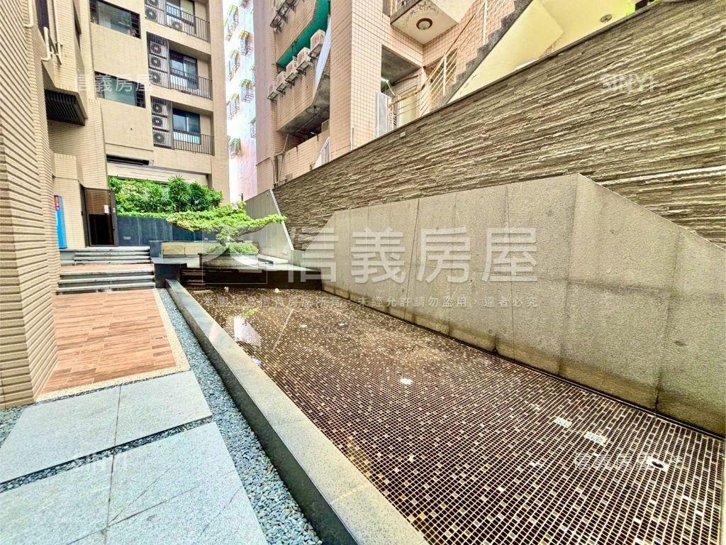 興大三房平車先看這間房屋室內格局與周邊環境
