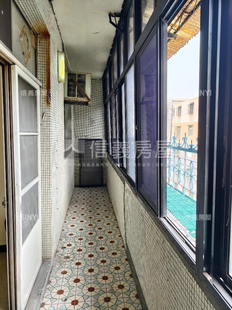 近捷運公園三房大空間房屋室內格局與周邊環境