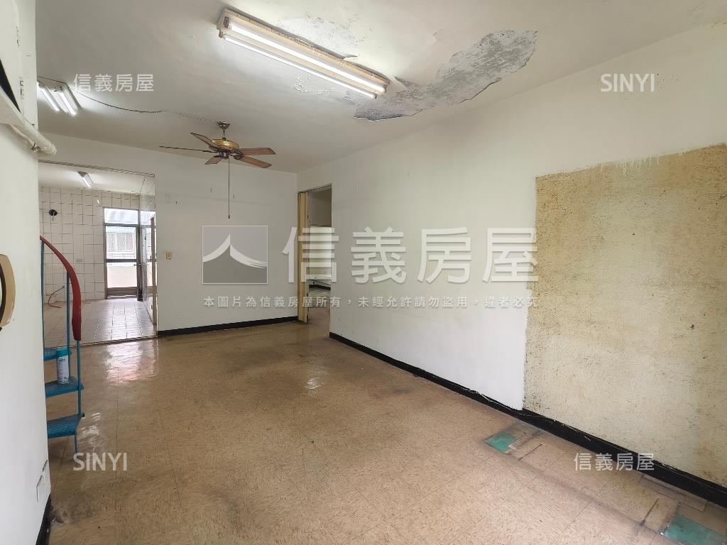 近捷運公園三房大空間房屋室內格局與周邊環境