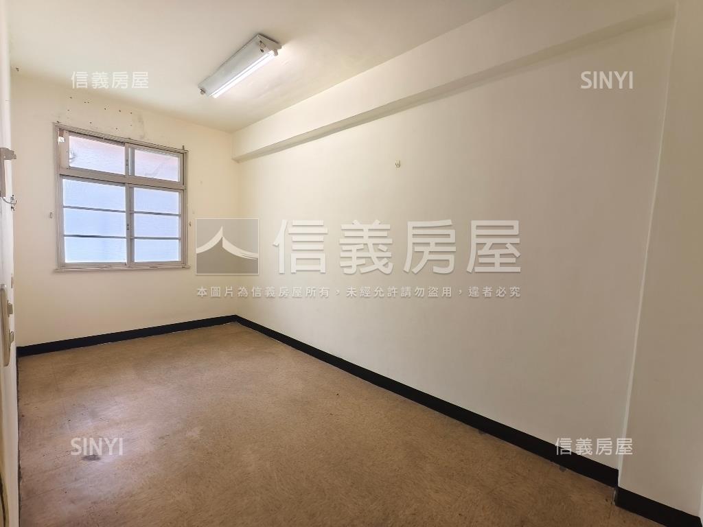 近捷運公園三房大空間房屋室內格局與周邊環境