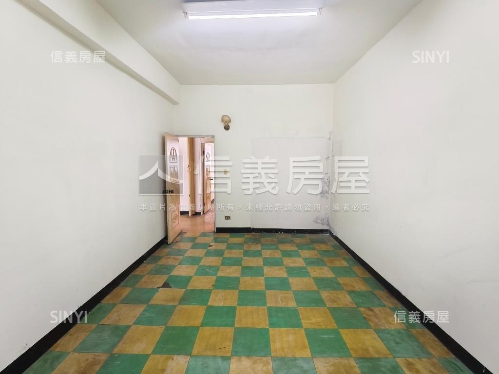 近捷運公園三房大空間房屋室內格局與周邊環境