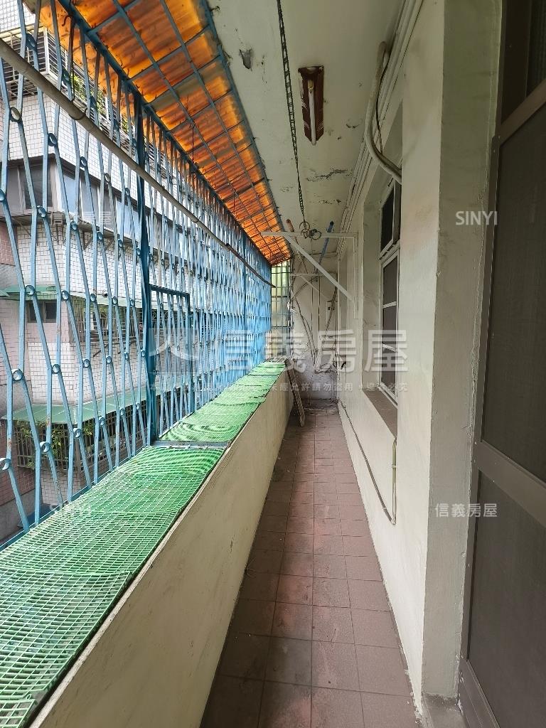 近捷運公園三房大空間房屋室內格局與周邊環境