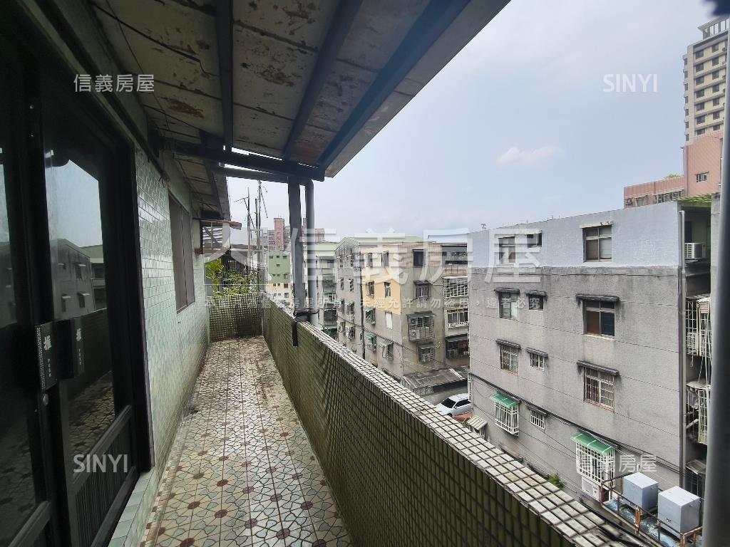 近捷運公園三房大空間房屋室內格局與周邊環境