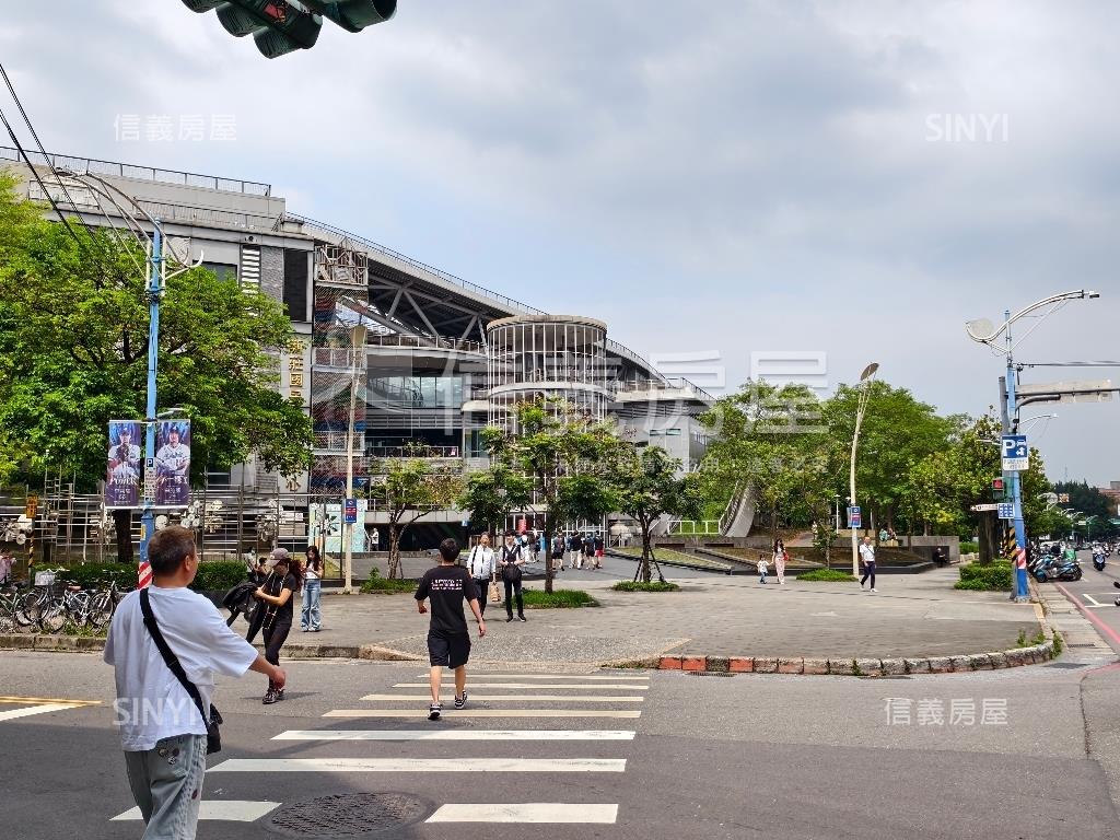 近捷運公園三房大空間房屋室內格局與周邊環境