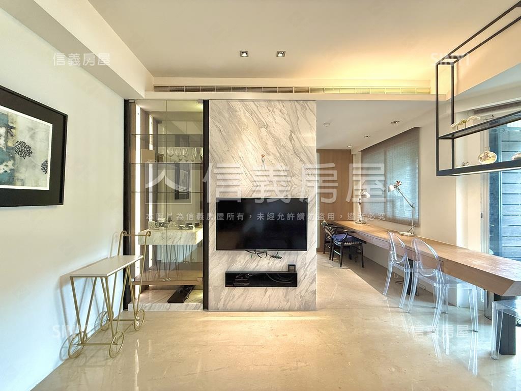 香榭面山景高樓質感裝潢房屋室內格局與周邊環境