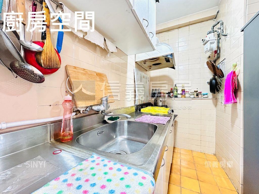 榮星花園電梯３房坡平車位房屋室內格局與周邊環境