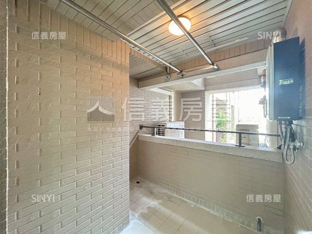 高鐵區稀有極光琉璃附車位房屋室內格局與周邊環境