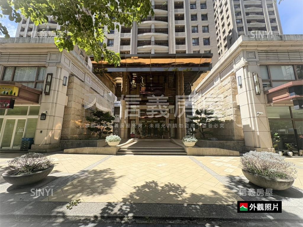 高鐵區稀有極光琉璃附車位房屋室內格局與周邊環境