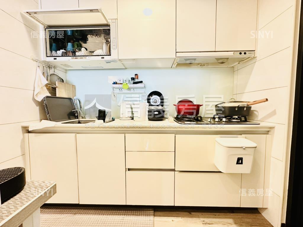 近中國醫天青硯三房附車位房屋室內格局與周邊環境